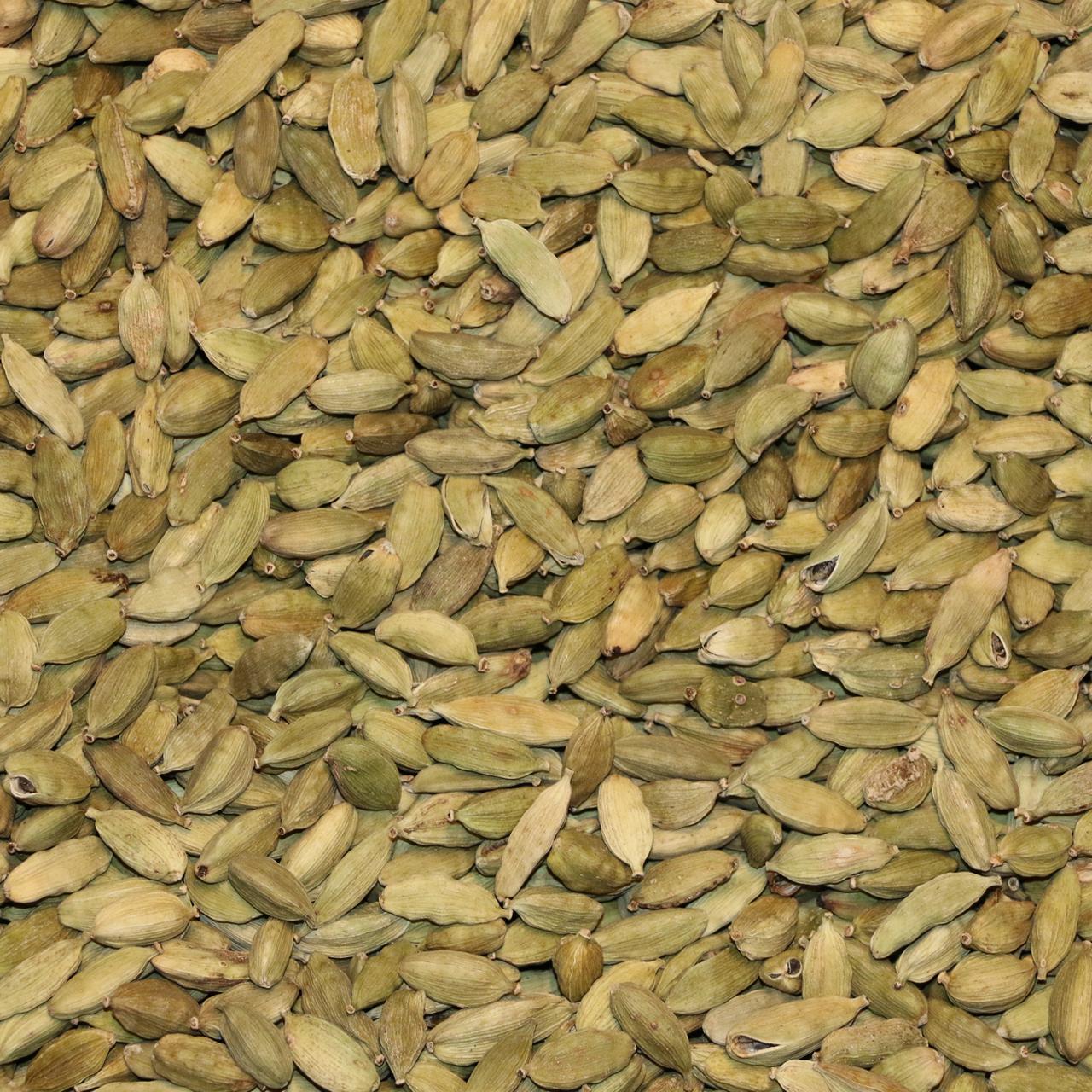 Hele kardemomme kerner