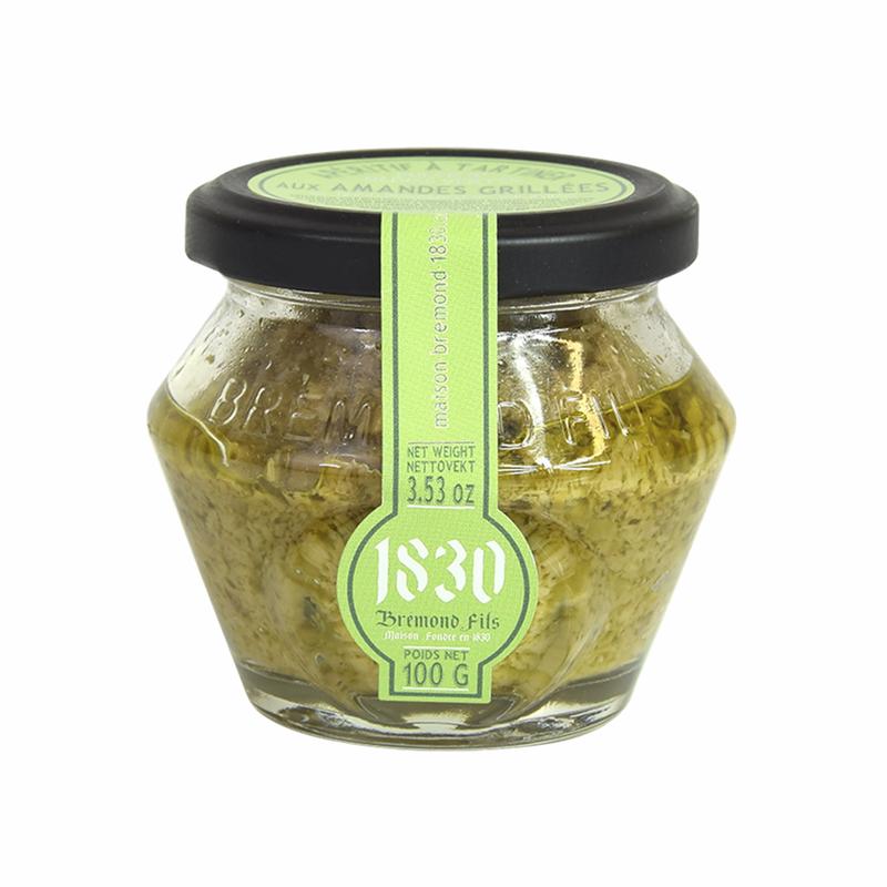 1830 Olivenpulp med ristede mandler og hvid balsamicoeddike 