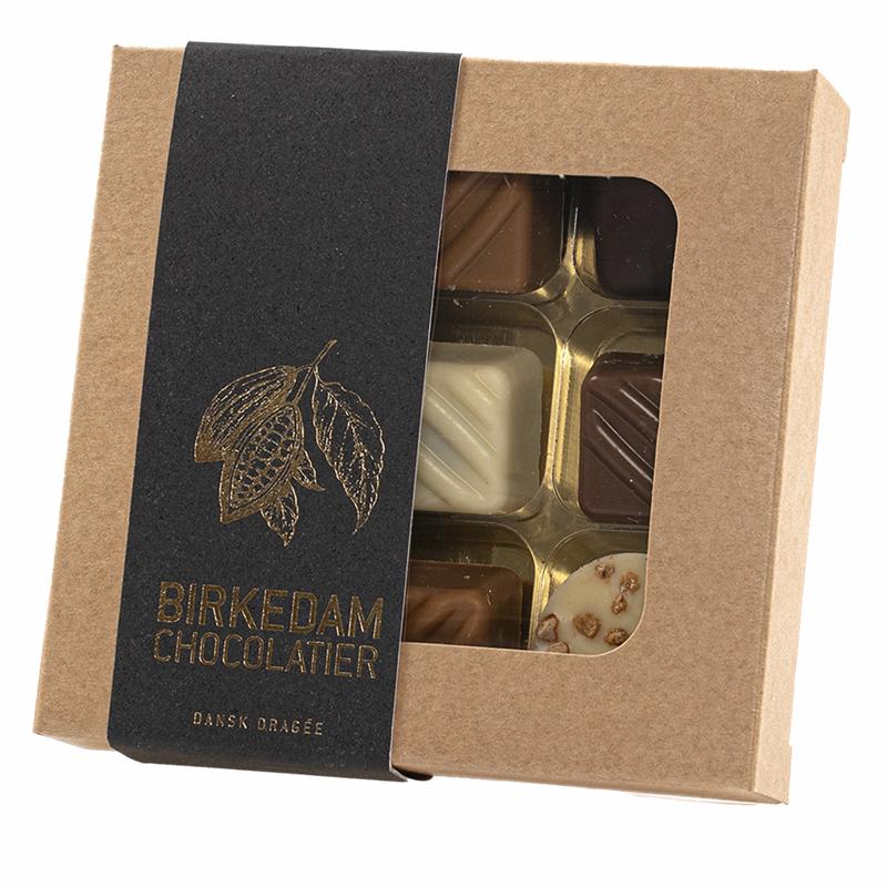 Chokoladeæske med 9 stk chokolader